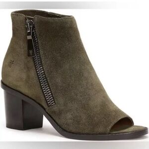 FRYE Women’s Brielle Zip Peep Toe Bootie Boot Forest Size 5.5; in original box